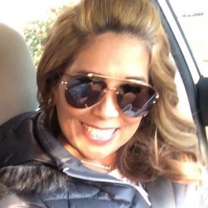 Meet your Posher, Eva